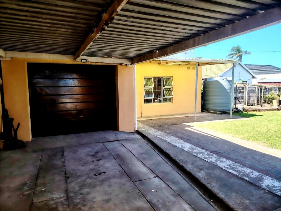 6 Bedroom Property for Sale in Baysville Eastern Cape